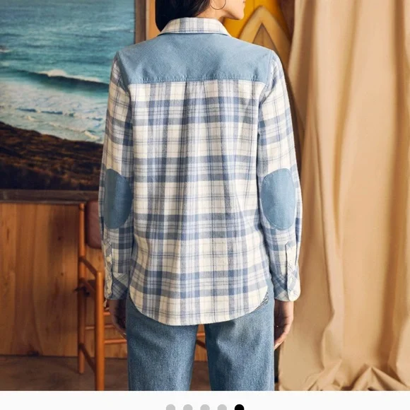 Faherty Women’s Blue and White Plaid Button-Up Shirt Small - Picture 2 of 8